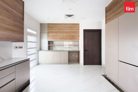 Villa til salg i Dubai, UAE 6 soveværelser, 456.3 kvm № 769436 - foto 8