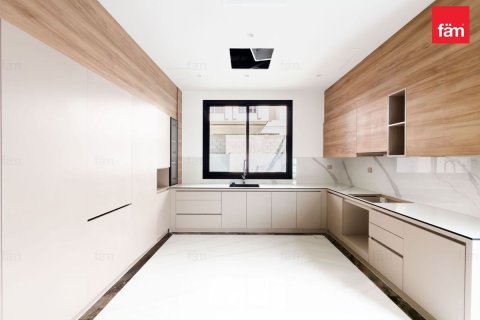 Villa til salg i Dubai, UAE 6 soveværelser, 456.3 kvm № 769436 - foto 9