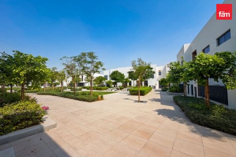 Villa til leje i Dubai, UAE 3 soveværelser, 118 kvm № 779659 - foto 8