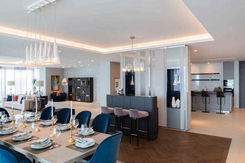 Apartment in Dubai, UAE 5 bedrooms, 679 sq.m. № 769464 - photo 5