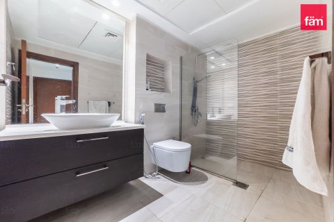 Apartment in Downtown Dubai (Downtown Burj Dubai), UAE 2 bedrooms, 130.1 sq.m. № 771774 - photo 17