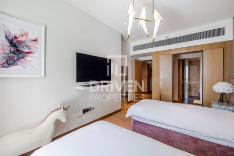 Apartmen di Jumeirah, Dubai, UAE 3 bilik tidur, 244.43 meter persegi № 781178 - foto 11