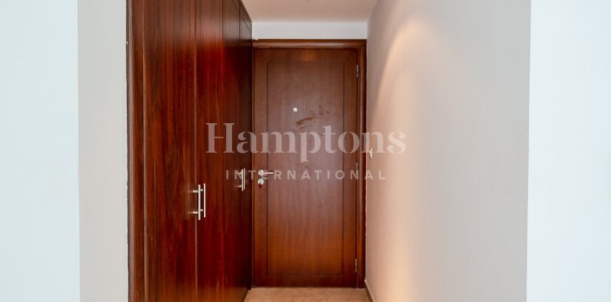 דירה ב Dubai Marina, Dubai, איחוד האמירויות 3 חדרי שינה, 330.15 מ"ר מספר 771983