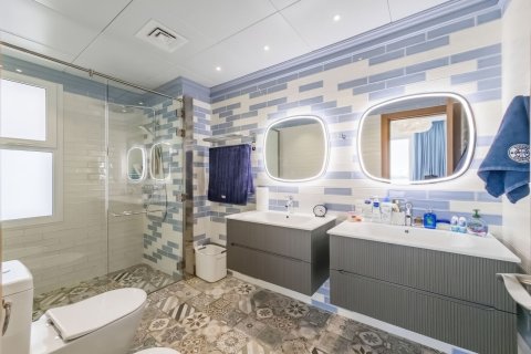 Vila u Dubai, UAE 5 spavaćih soba, 327 m2 Br. 769518 - fotografija 14