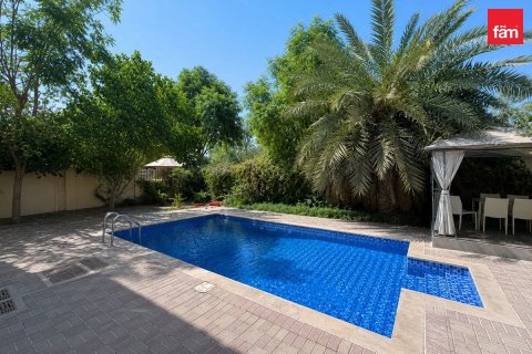 Dubai, UAE의 임대용 빌라 침실 5개, 555제곱미터 번호 769707 - 사진 6