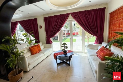 Villa in Dubai, UAE 3 bedrooms, 677.7 sq.m. № 718491 - photo 6