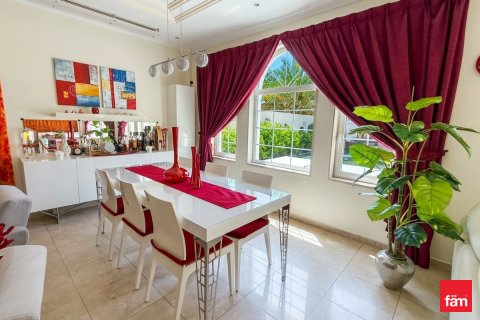 Villa in Dubai, UAE 3 bedrooms, 677.7 sq.m. № 718491 - photo 3