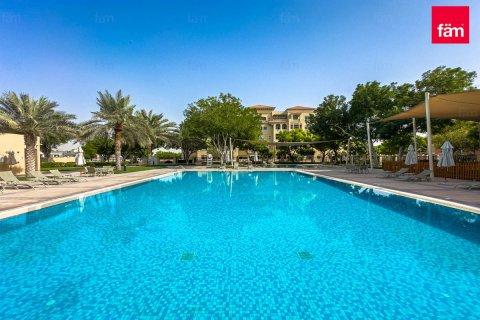 Dubai, UAE의 임대용 아파트 침실 3개, 216.7제곱미터 번호 769829 - 사진 16
