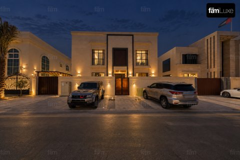 Villa a Dubai, EAU 6 camere da letto, 464.8 mq. № 783174