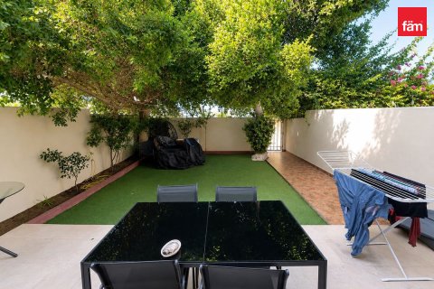 Villa para arrendamento em Dubai, EAU 3 quartos, 172.5 m2 № 772381 - foto 2