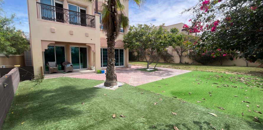 Villa Jumeirah Village Triangle, Dubaijā, AAE 2 istabas, 250 m2 Nr. 780622