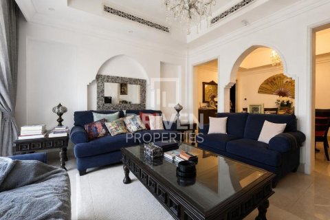 Huoneisto Downtown Dubai (Downtown Burj Dubai), Arabiemiraatit 2 makuuhuonetta, 171.78 m2 № 770677 - kuva 2