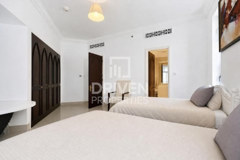Huoneisto Downtown Dubai (Downtown Burj Dubai), Arabiemiraatit 2 makuuhuonetta, 171.78 m2 № 770677 - kuva 6