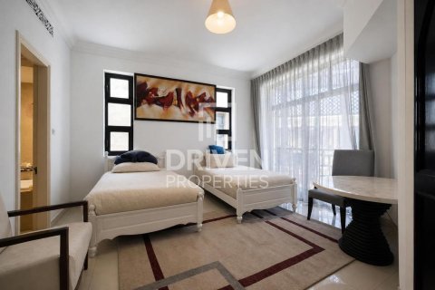 Huoneisto Downtown Dubai (Downtown Burj Dubai), Arabiemiraatit 2 makuuhuonetta, 171.78 m2 № 770677 - kuva 5