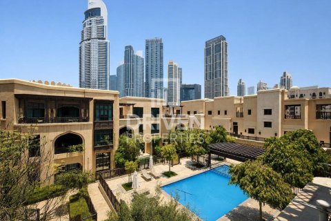Huoneisto Downtown Dubai (Downtown Burj Dubai), Arabiemiraatit 2 makuuhuonetta, 171.78 m2 № 770677
