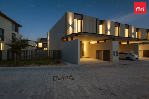 Townhouse in Dubai, UAE 3 bedrooms, 267.4 sq.m. № 779765 - photo 2