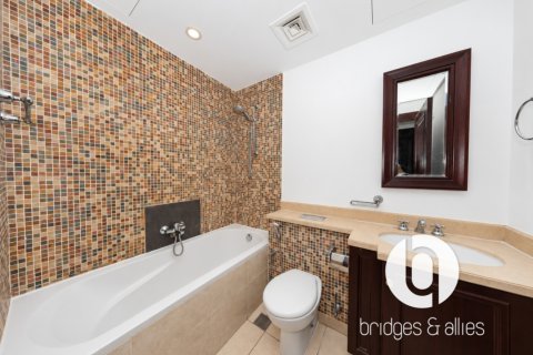Apartment in Old Town, Dubai, UAE 1 bedroom, 87 sq.m. № 769754 - photo 14