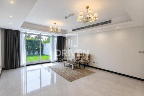 ویلا برای فروش در Al Barsha، Dubai، امارات متحده عربی 3 خوابه ، 239.97 متر مربع ، شماره 773647 - تصویر 2