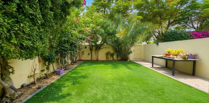Dubai, BAE’de villa 2 yatak odası, 172.5 m&sup2; No 769382