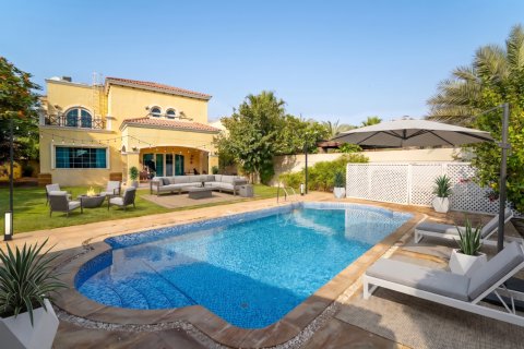 Vilë në Jumeirah Islands, Dubai, Emiratet e Bashkuara Arabe 4 dhoma gjumi, 802 m2. № 760995 - Foto 11