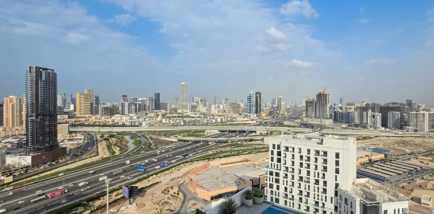 Apartment in Dubai Production City (IMPZ), UAE 3 bedrooms, 257.3 sq.m. № 769407