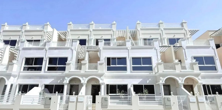 Townhouse în Dubai, EAU 4 dormitoare, 155 mp.  №783170