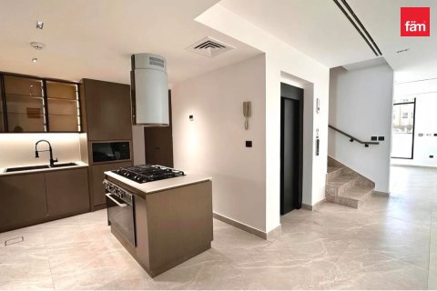 Townhouse de închiriat în Dubai, EAU 4 dormitoare, 155 mp.  №783170 - poză 12