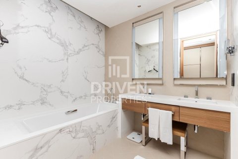 Appartamento in vendita a Downtown Dubai (Downtown Burj Dubai), Dubai, EAU 2 camere da letto, 112.23 mq. № 770557 - foto 16