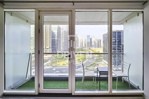 Huoneisto Jumeirah Lake Towers, Dubai, Arabiemiraatit 1 huone, 38.46 m2 № 770464 - kuva 9