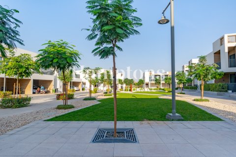 Townhouse de închiriat în Arabian Ranches 3, Dubai, EAU 4 dormitoare, 187.59902790 mp. №771971 - poză 3