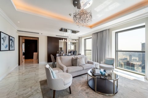 Appartement te koop in Downtown Dubai (Downtown Burj Dubai), Dubai, VAE 3 slaapkamers, 184 vr.m., nr 769520 - foto 4