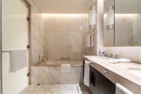 Appartement te koop in Downtown Dubai (Downtown Burj Dubai), Dubai, VAE 3 slaapkamers, 184 vr.m., nr 769520 - foto 13