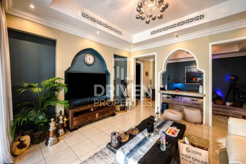 Huoneisto Downtown Dubai (Downtown Burj Dubai), Arabiemiraatit 2 makuuhuonetta, 162.12 m2 № 770188 - kuva 4