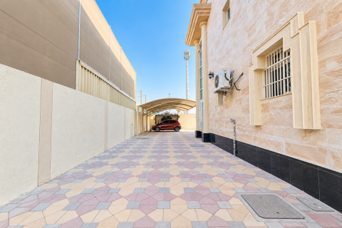 Vila u Mughaidir, Sharjah, UAE 6 spavaćih soba, 1665.29 m2 Br. 782684 - fotografija 24