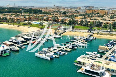 Abu Dhabi、UAE にあるヴィラの賃貸物件 4ベッドルーム、320.52 m2、No782943 - 写真 7