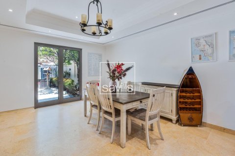 Kaupunkipientalo Saadiyat Island, Abu Dhabi, Arabiemiraatit 4 makuuhuonetta, 395.58 m2 № 775575 - kuva 4