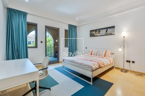 Kaupunkipientalo Saadiyat Island, Abu Dhabi, Arabiemiraatit 4 makuuhuonetta, 395.58 m2 № 775575 - kuva 9