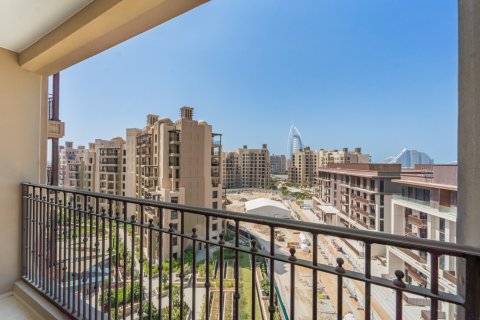 Apartment in Umm Suqeim, Dubai, UAE 4 bedrooms, 255 sq.m. № 734369