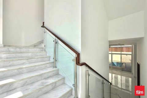 Villa til salg i Dubai, UAE 5 soveværelser, 464.9 kvm № 769443 - foto 12