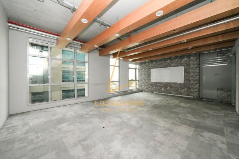 Офис Дубай Инвестмент Парк, БАӘ-да 158 м² № 777444 - фото 2
