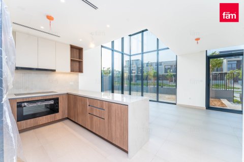 Villa i Dubai, UAE 4 soveværelser, 385.3 kvm № 760735
