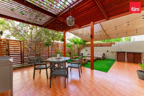 Kaupunkipientalo Al Furjan, Dubai, Arabiemiraatit 3 makuuhuonetta, 224 m2 № 769887 - kuva 24