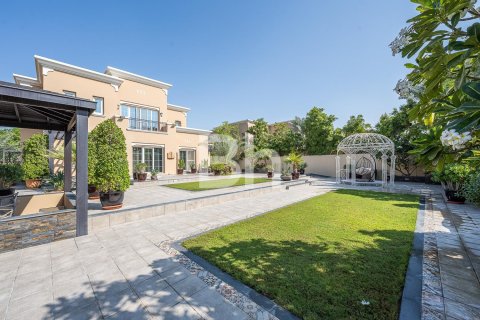 Vila v Arabian Ranches, Dubai, SAE 4 spálne, 422.24 m2 č. 774074