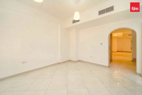 Villa te huur in Dubai, VAE 4 slaapkamers, 199 vr.m., nr 769680 - foto 9