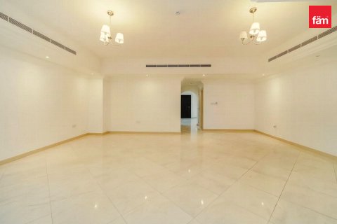 Villa te huur in Dubai, VAE 4 slaapkamers, 199 vr.m., nr 769680 - foto 2