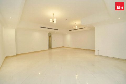 Villa te huur in Dubai, VAE 4 slaapkamers, 199 vr.m., nr 769680 - foto 4