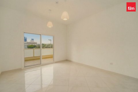Villa te huur in Dubai, VAE 4 slaapkamers, 199 vr.m., nr 769680 - foto 12