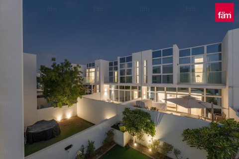 Rijtjeshuis te koop in Dubai, VAE 4 slaapkamers, 230.2 vr.m., nr 769387 - foto 18