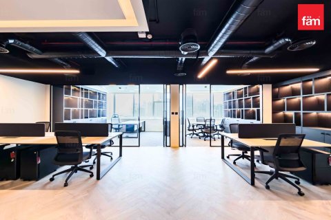Iroda itt: Dubai, EAE, 101 m², azonosító: 721114