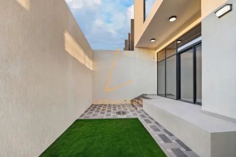 Dubai Investment Park, UAE의 임대용 타운하우스 침실 4개, 331제곱미터 번호 775128 - 사진 19